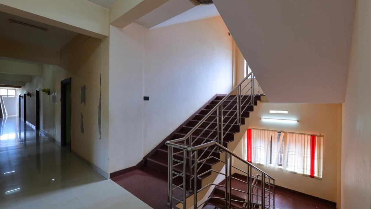 Hotel Kukuresidency Wadakkanchery Exterior foto